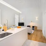Whome Av Da Liberdade Deluxe With Ac And Parking