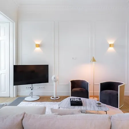 Whome Av Da Liberdade Deluxe With Ac And Parking *