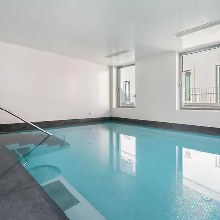 Whome | Av. Da Liberdade Deluxe W/ S-pool, Gym & Parking * Лиссабон