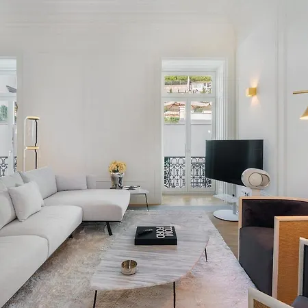 Whome | Av. Da Liberdade Deluxe W/ S-pool, Gym & Parking Lisbon