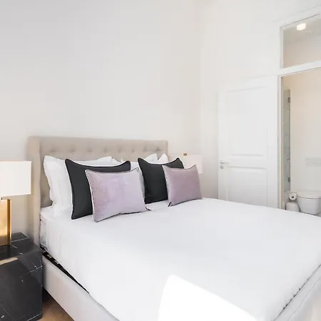 Whome | Av. Da Liberdade Deluxe W/ S-pool, Gym & Parking * リスボン